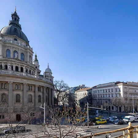 Luxurious W/ A Stunning View To The Basilica Apartamento *