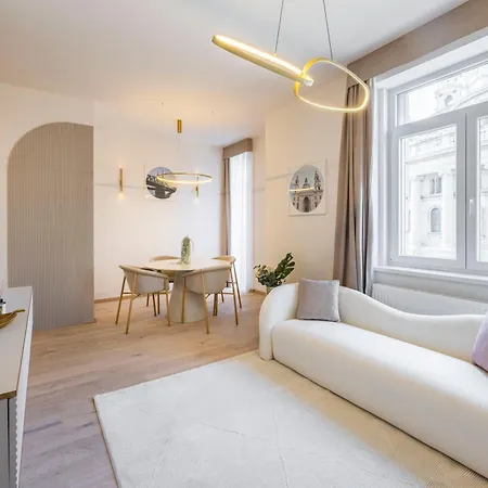 Luxurious W/ A Stunning View To The Basilica アパート